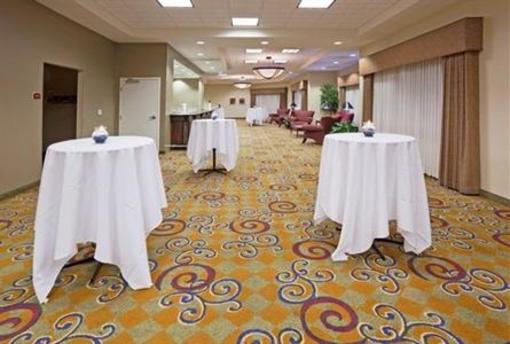 фото отеля Holiday Inn Conference Center Marshfield