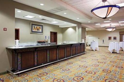 фото отеля Holiday Inn Conference Center Marshfield