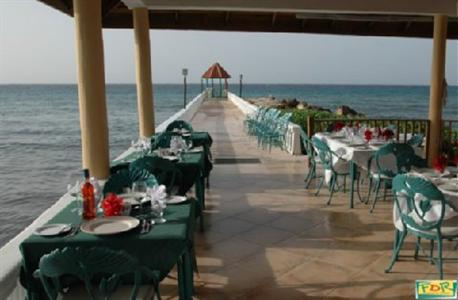 фото отеля Franklyn D Resort & Spa