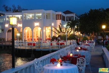 фото отеля Franklyn D Resort & Spa