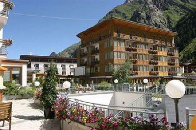 фото отеля Vier Jahreszeiten Hotel Sankt Leonhard in Pitztal