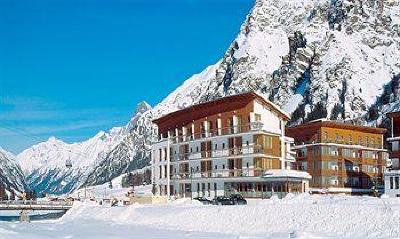 фото отеля Vier Jahreszeiten Hotel Sankt Leonhard in Pitztal