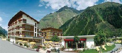 фото отеля Vier Jahreszeiten Hotel Sankt Leonhard in Pitztal