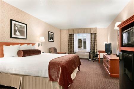 фото отеля BEST WESTERN PLUS Cascade Inn & Suites