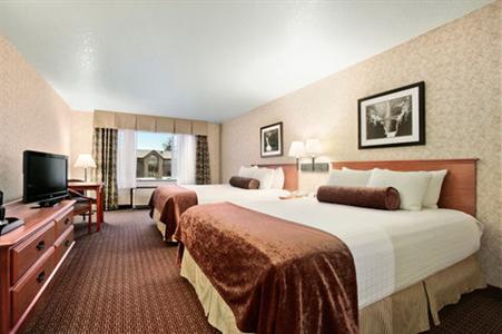 фото отеля BEST WESTERN PLUS Cascade Inn & Suites