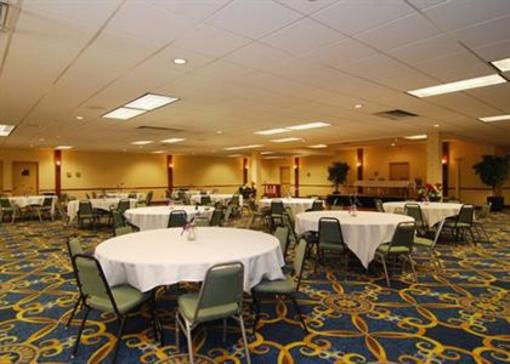фото отеля Clarion Hotel Broken Arrow