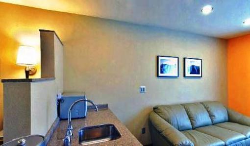фото отеля BEST WESTERN Plus Snowcap Lodge