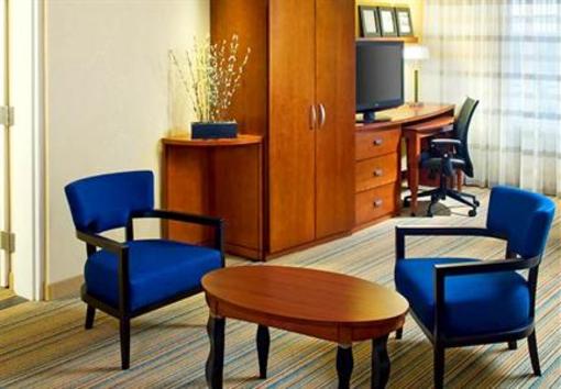 фото отеля Courtyard by Marriott Fort Lauderdale Airport & Cruise Port