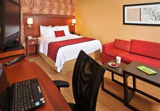 фото отеля Courtyard by Marriott Washington Dulles Airport Chantilly