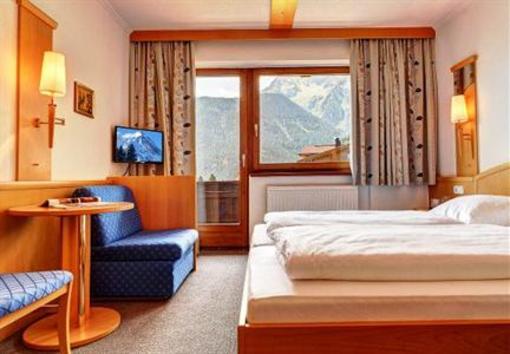 фото отеля Gletscherblick Gasthof Finkenberg