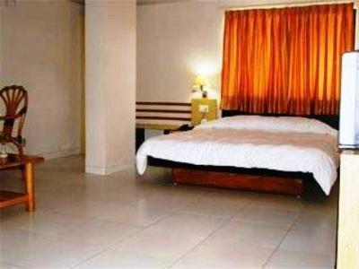 фото отеля Hotel Golden Star Surat