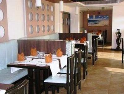 фото отеля Hotel Golden Star Surat