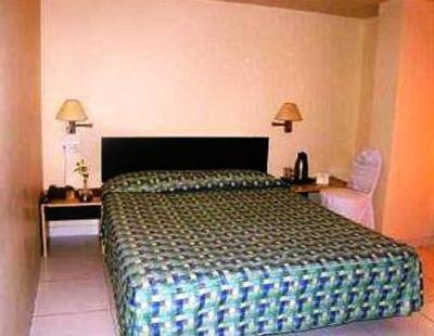фото отеля Hotel Golden Star Surat