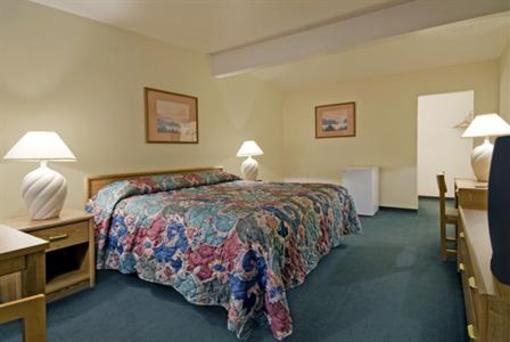фото отеля Americas Best Value Inn Powell