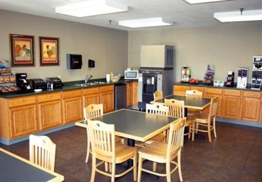 фото отеля Best Western Tully Inn