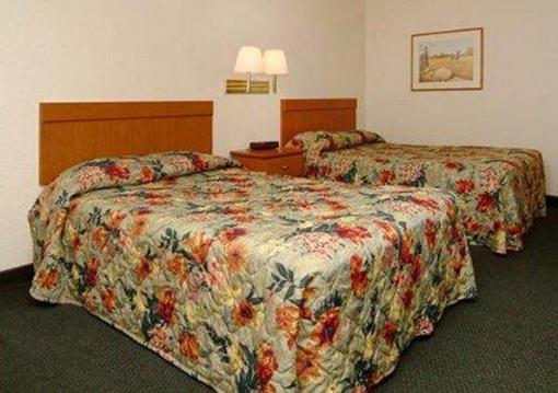 фото отеля Econo Lodge Segovia (Texas)