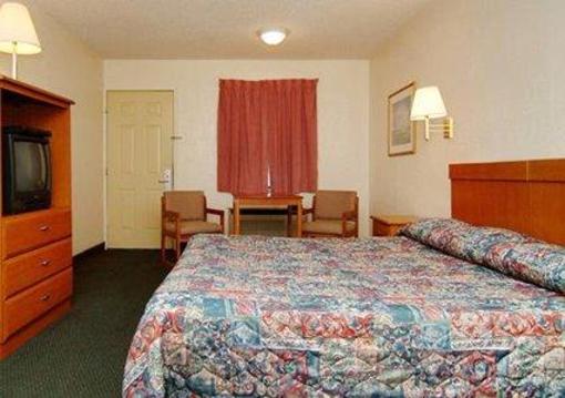 фото отеля Econo Lodge Segovia (Texas)