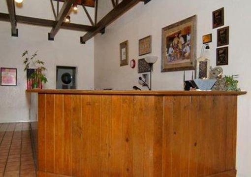 фото отеля Econo Lodge Segovia (Texas)