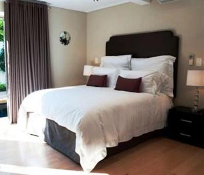 фото отеля Franschhoek Villas