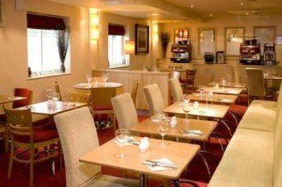фото отеля Premier Inn Heathrow Airport (M4/J4)