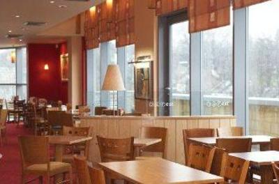 фото отеля Premier Inn Heathrow Airport (M4/J4)