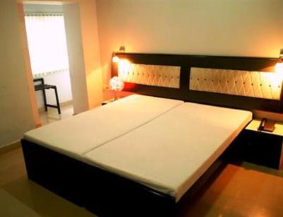 фото отеля Neeranand Regency