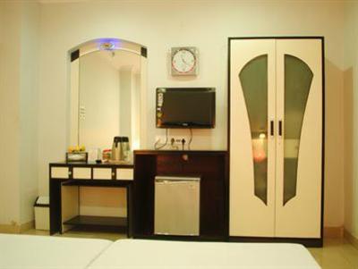 фото отеля Neeranand Regency
