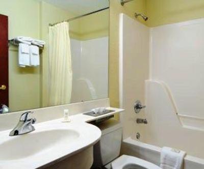 фото отеля Microtel Inn & Suites Brandon