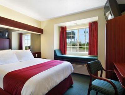 фото отеля Microtel Inn & Suites Brandon