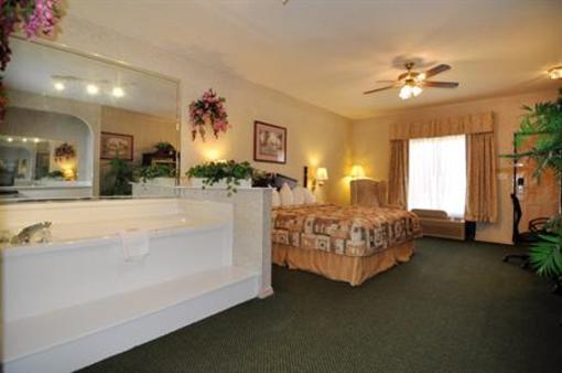 фото отеля Mockingbird Inn & Suites