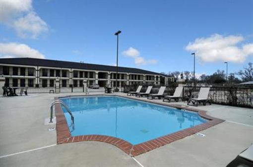 фото отеля Mockingbird Inn & Suites