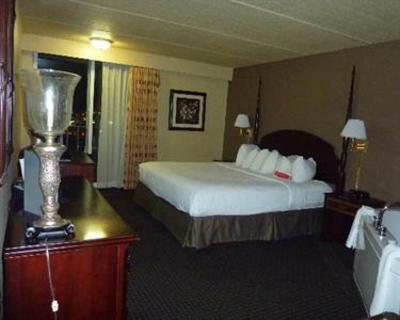 фото отеля Ramada Plaza Hotel Green Bay