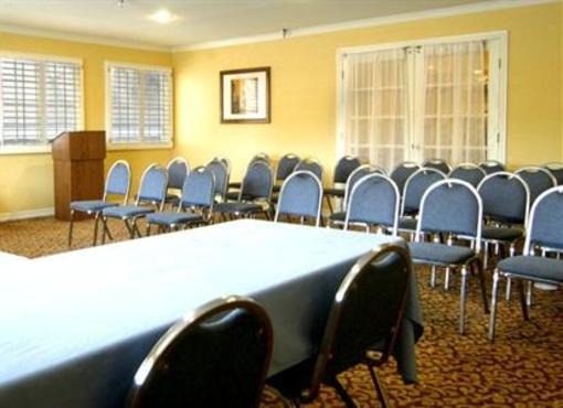фото отеля Cypress Inn & Suites