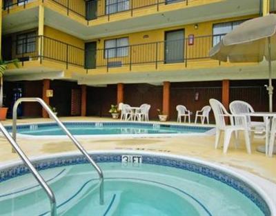 фото отеля Cypress Inn & Suites