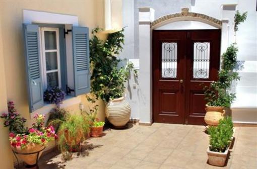 фото отеля Niriides Apartments Spetses