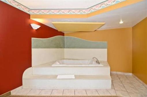 фото отеля Americas Best Value Inn-Indy East