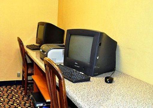 фото отеля Suburban Extended Stay Hotel Chester