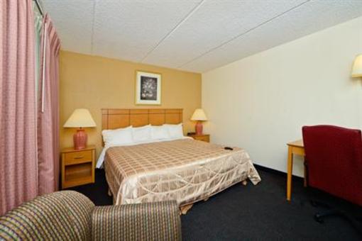 фото отеля Americas Best Value Inn & Suites Saint Cloud