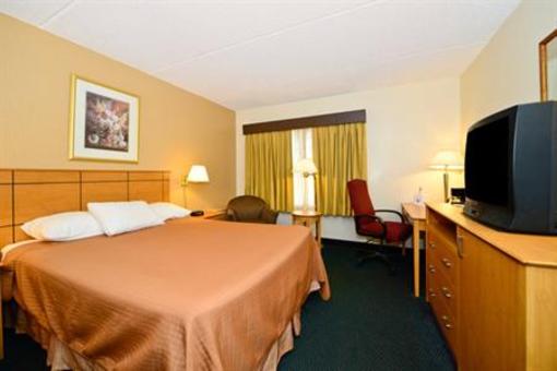 фото отеля Americas Best Value Inn & Suites Saint Cloud