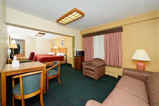 фото отеля Americas Best Value Inn & Suites Saint Cloud