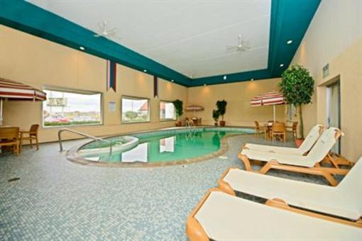 фото отеля Americas Best Value Inn & Suites Saint Cloud