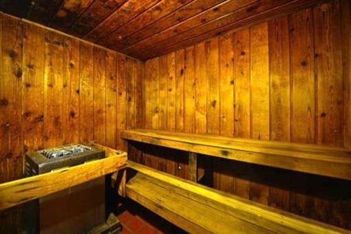 фото отеля Americas Best Value Inn & Suites Saint Cloud