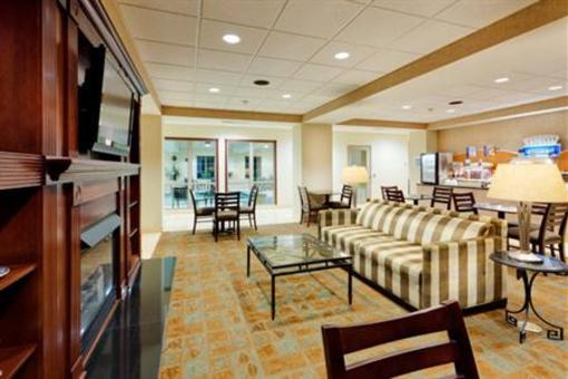 фото отеля Holiday Inn Express Hotel & Suites Haskell