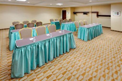 фото отеля Holiday Inn Express Hotel & Suites Haskell