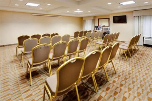 фото отеля Holiday Inn Express Hotel & Suites Haskell