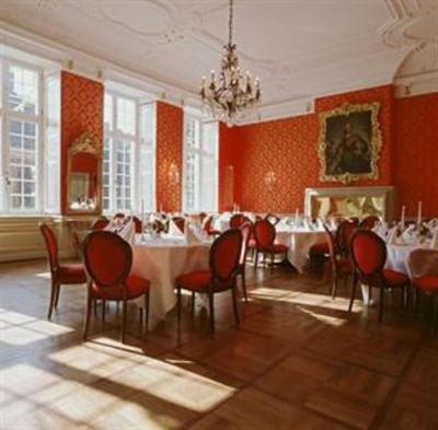 фото отеля Hotel Schloss Wilkinghege Münster