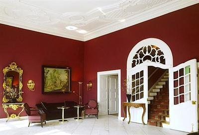 фото отеля Hotel Schloss Wilkinghege Münster