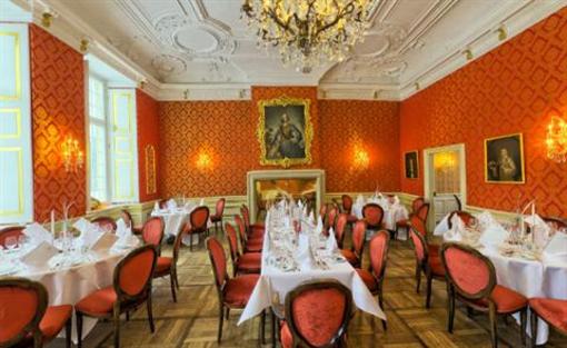 фото отеля Hotel Schloss Wilkinghege Münster
