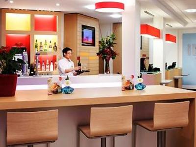 фото отеля Ibis Manchester Centre Portland Street Hotel