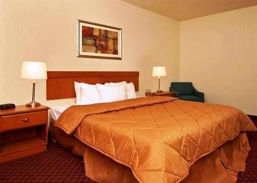фото отеля Comfort Inn West